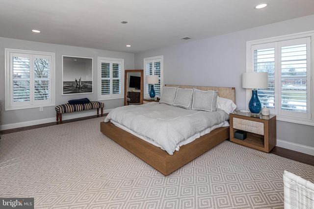 111 LANING AVE, Pennington, NJ 08534