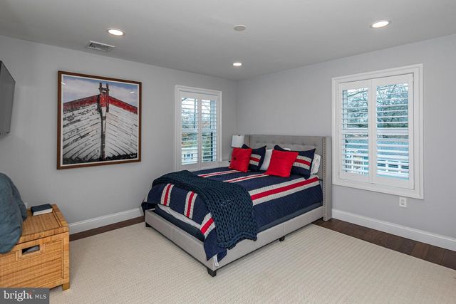 111 LANING AVE, Pennington, NJ 08534