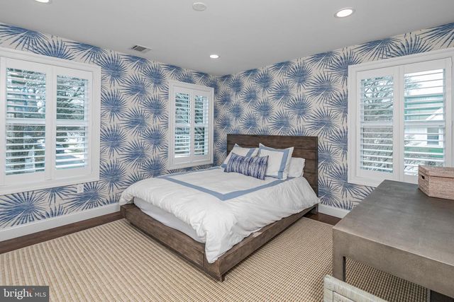 111 LANING AVE, Pennington, NJ 08534