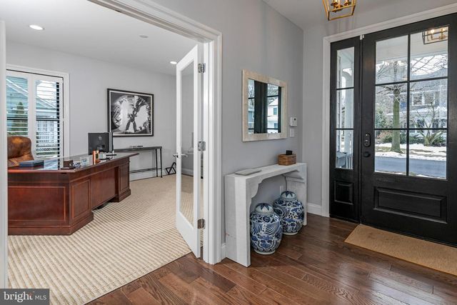 111 LANING AVE, Pennington, NJ 08534