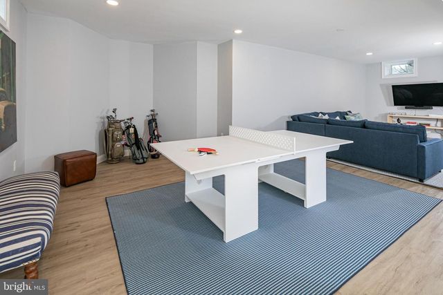 111 LANING AVE, Pennington, NJ 08534