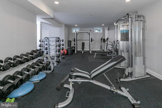 111 LANING AVE, Pennington, NJ 08534