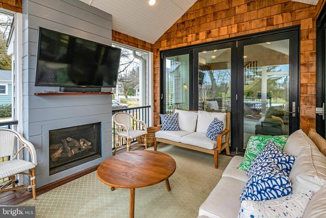 111 LANING AVE, Pennington, NJ 08534