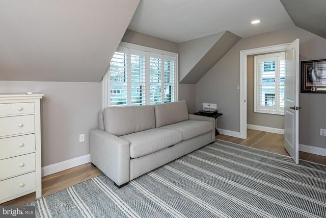 111 LANING AVE, Pennington, NJ 08534