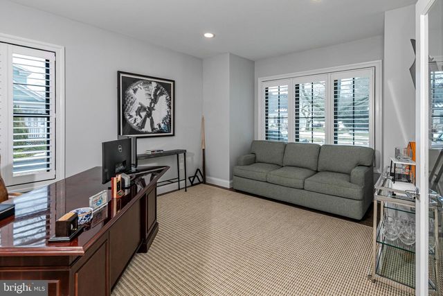 111 LANING AVE, Pennington, NJ 08534