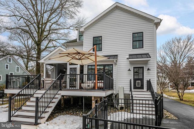 111 LANING AVE, Pennington, NJ 08534