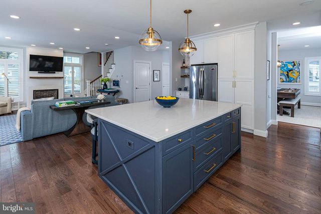 111 LANING AVE, Pennington, NJ 08534