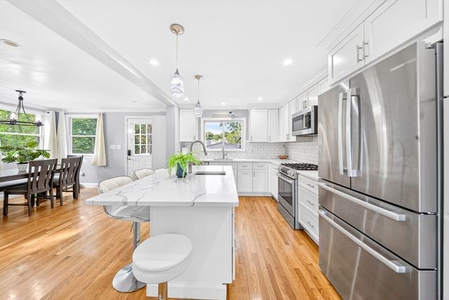 74 Rhinecliff St, Arlington, MA 02476