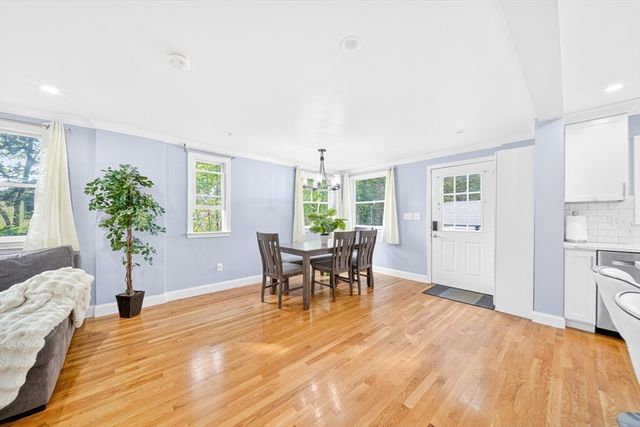 74 Rhinecliff St, Arlington, MA 02476