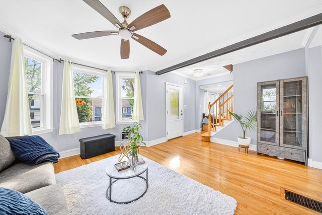 74 Rhinecliff St, Arlington, MA 02476