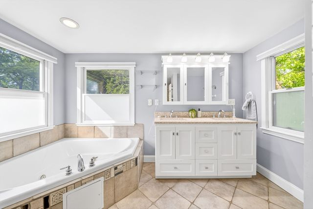 74 Rhinecliff St, Arlington, MA 02476