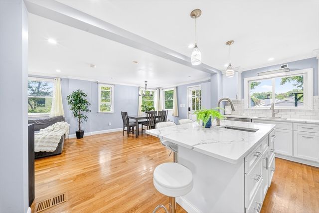 74 Rhinecliff St, Arlington, MA 02476