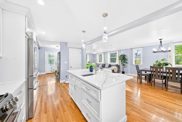 74 Rhinecliff St, Arlington, MA 02476