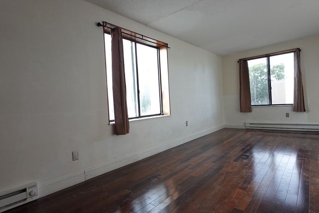 37 Skyline Drive 11, Braintree, MA 02184