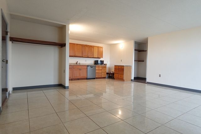 37 Skyline Drive 11, Braintree, MA 02184