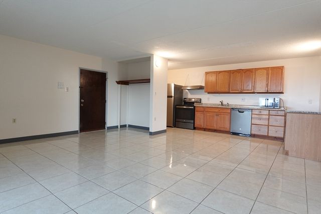 37 Skyline Drive 11, Braintree, MA 02184