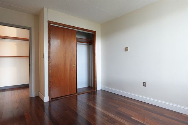 37 Skyline Drive 11, Braintree, MA 02184