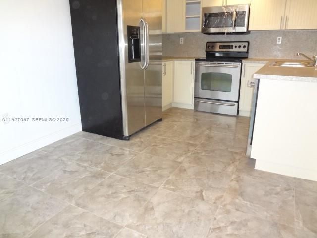 452 NE 210th Circle Ter 2037, Miami, FL 33179