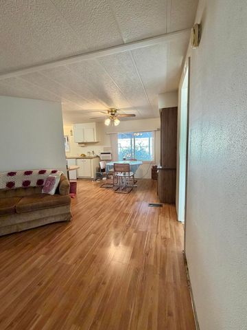 9810 Puckett Lane, Klamath Falls, OR 97601