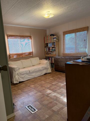 9810 Puckett Lane, Klamath Falls, OR 97601