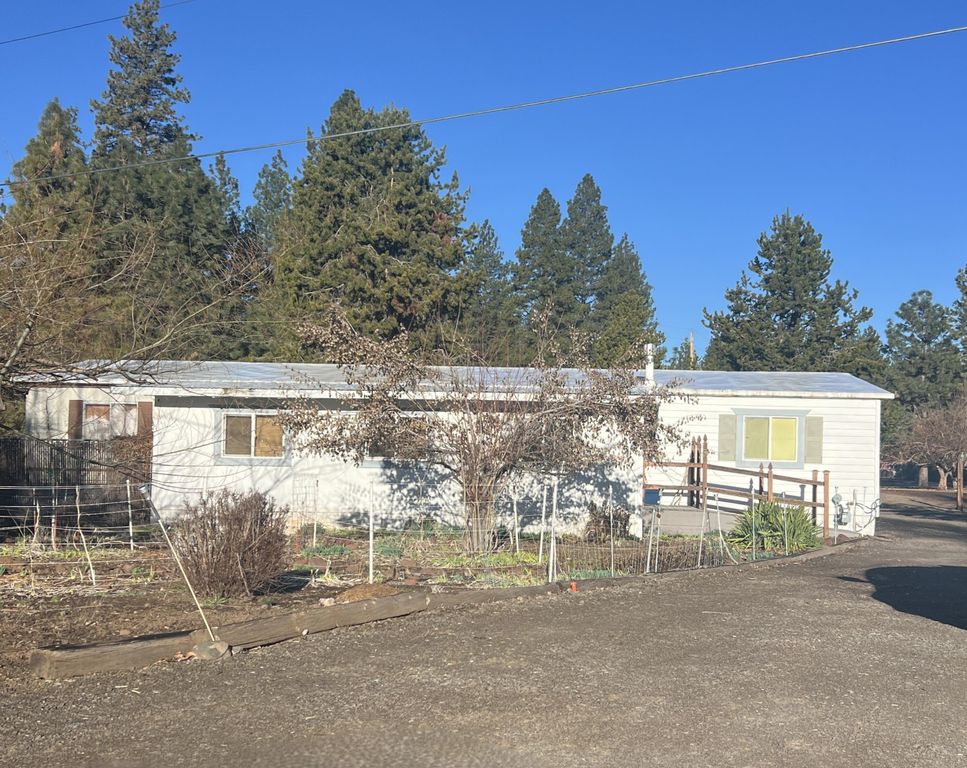 9810 Puckett Lane, Klamath Falls, OR 97601