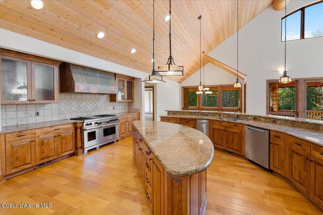 1517 Otts Basin Rd, Sagle, ID 83860