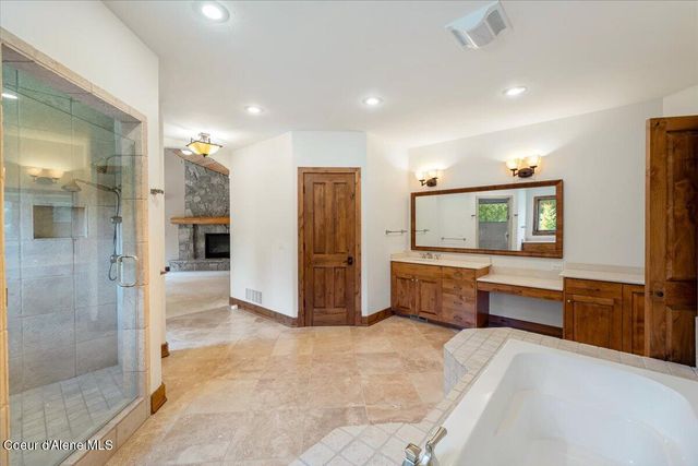 1517 Otts Basin Rd, Sagle, ID 83860