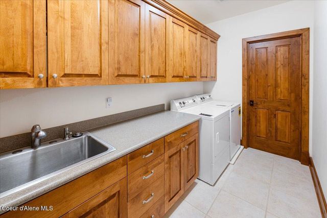 1517 Otts Basin Rd, Sagle, ID 83860