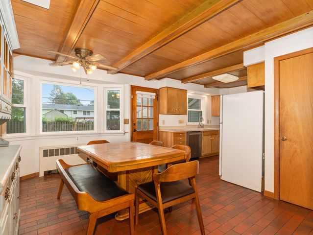 136 Park Avenue, Cary, IL 60013
