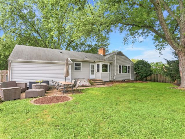 136 Park Avenue, Cary, IL 60013