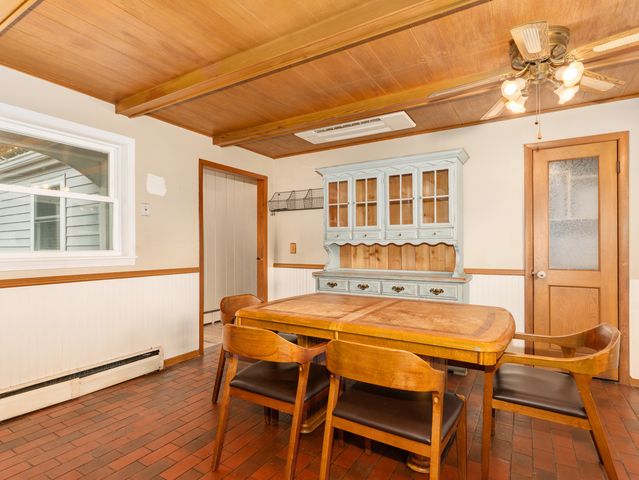 136 Park Avenue, Cary, IL 60013