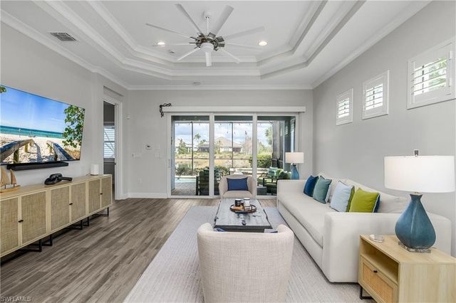 6907 Cay CT, Naples, FL 34113