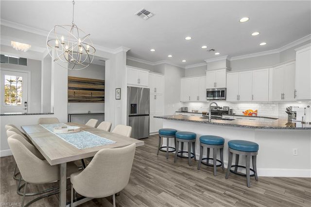 6907 Cay CT, Naples, FL 34113