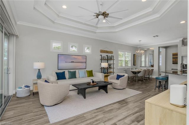 6907 Cay CT, Naples, FL 34113