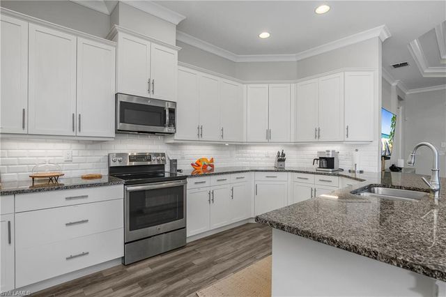 6907 Cay CT, Naples, FL 34113