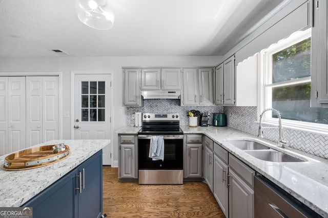1640 Riverview Court, Auburn, GA 30011