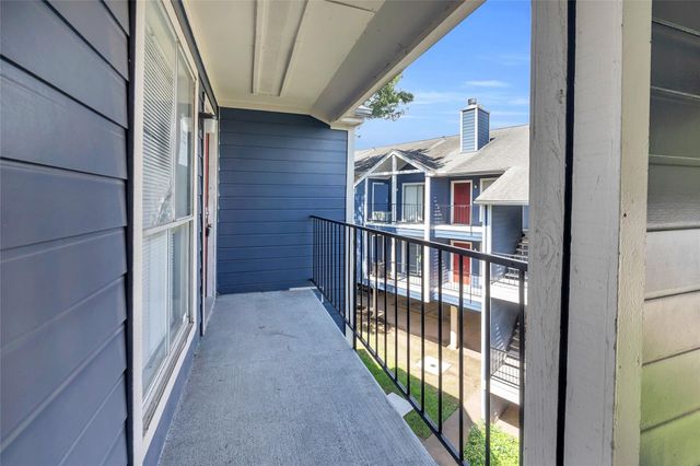 18511 Egret Bay Boulevard 502, Webster, TX 77058