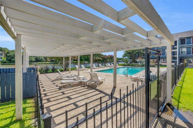18511 Egret Bay Boulevard 502, Webster, TX 77058