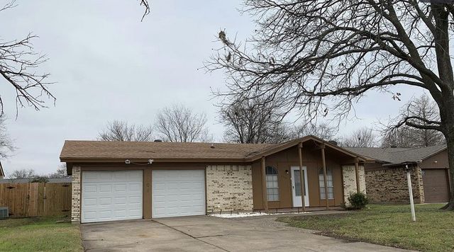 6909 Maryhill Road, Forest Hill, TX 76140