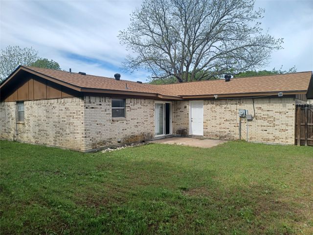 6909 Maryhill Road, Forest Hill, TX 76140