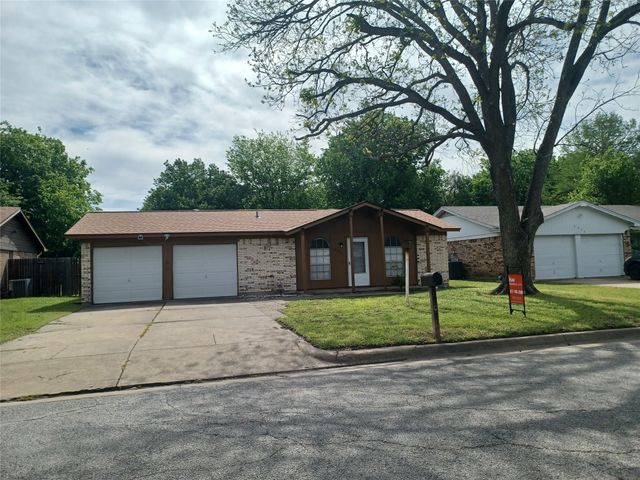 6909 Maryhill Road, Forest Hill, TX 76140