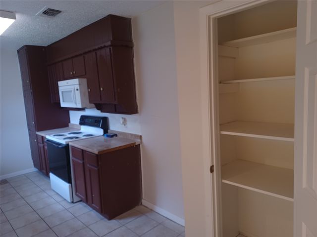 6909 Maryhill Road, Forest Hill, TX 76140