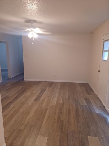 6909 Maryhill Road, Forest Hill, TX 76140