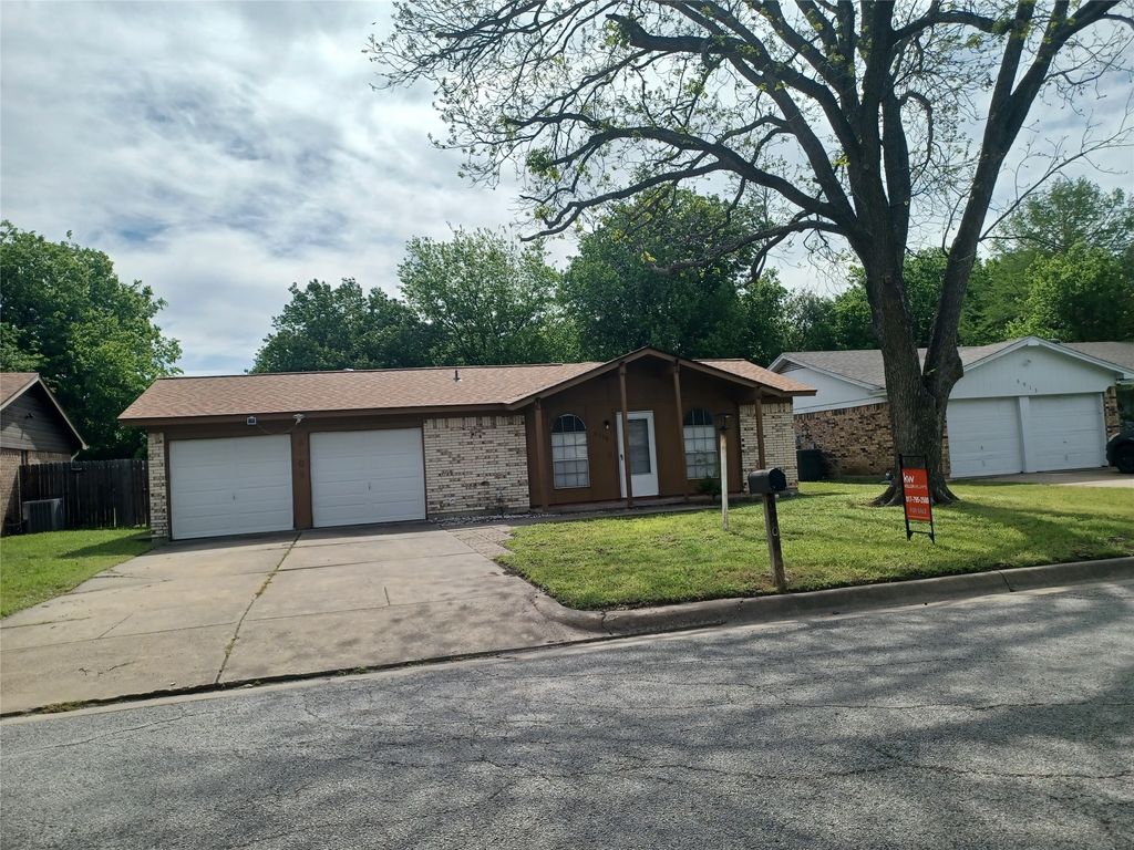 6909 Maryhill Road, Forest Hill, TX 76140