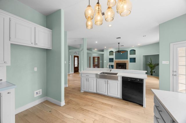 2003 Fountainwood DR, Georgetown, TX 78633