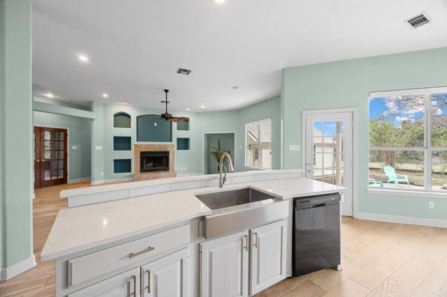 2003 Fountainwood DR, Georgetown, TX 78633