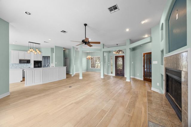 2003 Fountainwood DR, Georgetown, TX 78633