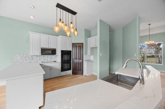 2003 Fountainwood DR, Georgetown, TX 78633