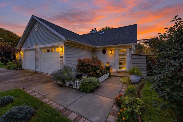 1727 Delaware Drive, Sun Prairie, WI 53590