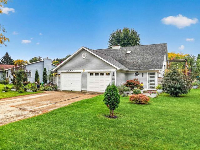 1727 Delaware Drive, Sun Prairie, WI 53590